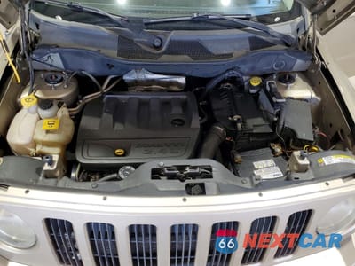 Zdjęcie 11 z 12 samochodu: 2009 JEEP PATRIOT SPORT VIN:1J4FF28B59D208255 - miniatura