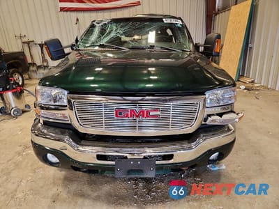 Piąte zdjęcie samochodu w środku: 2004 GMC SIERRA K2500 HEAVY DUTY VIN:1GTHK29G04E372312 - miniatura