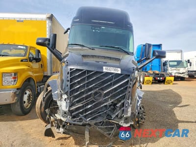Zdjęcie 9 z 10 samochodu: 2025 VOLVO VN VNL VIN:4V4BC9EH0SN695867 - miniatura