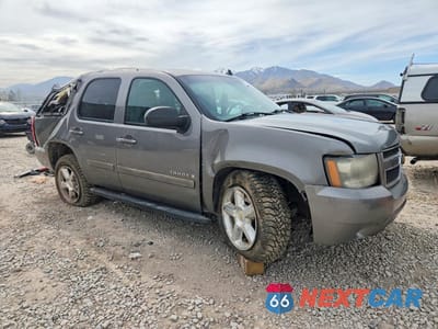 Czwarte zdjęcie samochodu z boku: 2008 CHEVROLET TAHOE K1500 VIN:1GNFK13068J145207 - miniatura