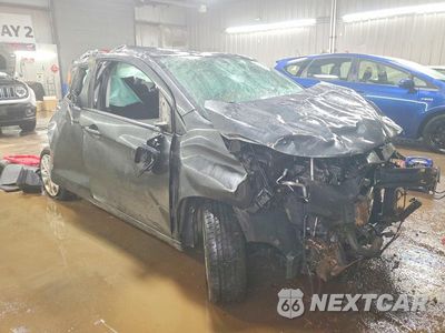 Czwarte zdjęcie samochodu z boku: 2018 CHEVROLET SPARK 1LT VIN:KL8CD6SA7JC466379 - miniatura