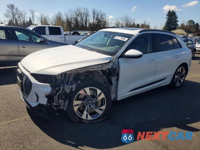 2022 AUDI E-TRON PREMIUM WA1AAAGE2NB043236 - główne zdjęcie licytacji z USA - miniatura