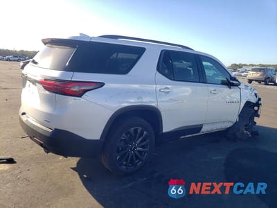 Trzecie zdjęcie samochodu z tyłu: 2023 CHEVROLET TRAVERSE RS VIN:1GNERJKW9PJ193683 - miniatura