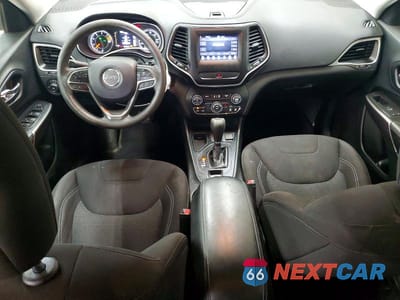 Zdjęcie 8 z 13 samochodu: 2019 JEEP CHEROKEE LATITUDE VIN:1C4PJLCB8KD265223 - miniatura