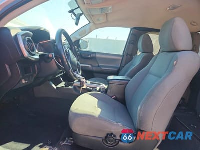 Zdjęcie 7 z 12 samochodu: 2017 TOYOTA TACOMA SR5 V6 VIN:5TFSZ5AN9HX113650 - miniatura