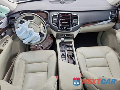 Zdjęcie 8 z 13 samochodu: 2017 VOLVO XC90 T6 VIN:YV4A22PK2H1163835 - miniatura