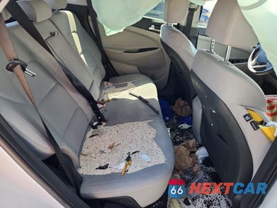 Zdjęcie 11 z 12 samochodu: 2020 HYUNDAI TUCSON SE VIN:KM8J2CA42LU226714 - miniatura