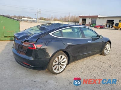 Trzecie zdjęcie samochodu z tyłu: 2019 TESLA MODEL 3 VIN:5YJ3E1EB0KF453392 - miniatura