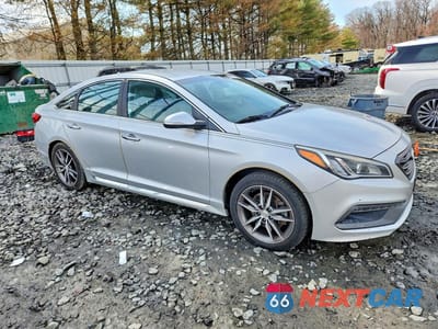 Czwarte zdjęcie samochodu z boku: 2015 HYUNDAI SONATA SPORT 2.0T VIN:5NPE34AB3FH088137 - miniatura