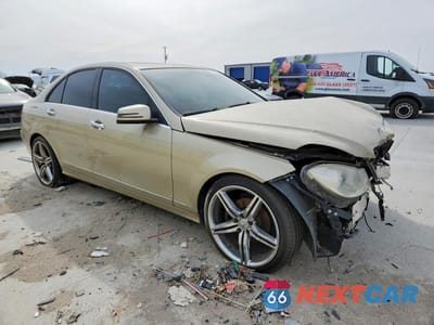Czwarte zdjęcie samochodu z boku: 2012 MERCEDES-BENZ C 300 4MATIC VIN:WDDGF8BB3CR224282 - miniatura