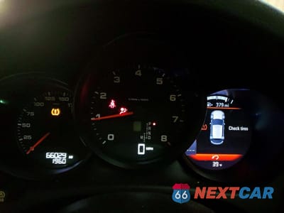 Zdjęcie 9 z 13 samochodu: 2018 PORSCHE MACAN VIN:WP1AA2A58JLB13278 - miniatura