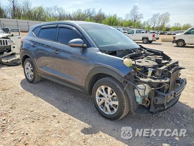 Czwarte zdjęcie samochodu z boku: 2021 HYUNDAI TUCSON SE VIN:KM8J23A46MU299506 - miniatura
