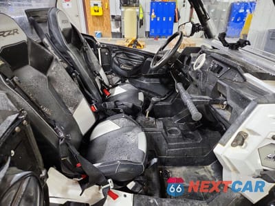 Piąte zdjęcie samochodu w środku: 2015 POLARIS RZR 1000 XP UTILITY VEHICLE VIN:4XAVDE99XFB315398 - miniatura