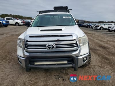 Piąte zdjęcie samochodu w środku: 2017 TOYOTA TUNDRA SR5 VIN:5TFUY5F16HX604744 - miniatura
