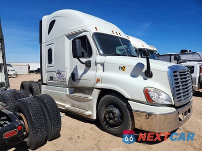 2018 FREIGHTLINER CASCADIA 125 SEMI TRUCK 3AKJGLDR2JDJU7223 - główne zdjęcie licytacji z USA - miniatura