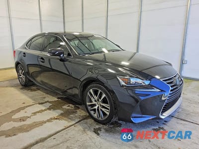 Czwarte zdjęcie samochodu z boku: 2019 LEXUS IS 300 BASE VIN:JTHBA1D21K5100247 - miniatura
