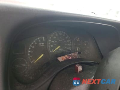 Zdjęcie 9 z 12 samochodu: 2001 CHEVROLET SUBURBAN C1500 VIN:3GNEC16T81G156828 - miniatura