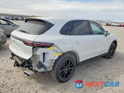 Trzecie zdjęcie samochodu z tyłu: 2019 PORSCHE CAYENNE VIN:WP1AA2AY2KDA00805 - miniatura