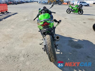 Czwarte zdjęcie samochodu z boku: 2023 KAWASAKI ZX400 S VIN:ML5ZXCS17PDA00703 - miniatura