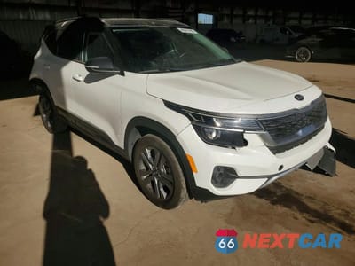 Czwarte zdjęcie samochodu z boku: 2021 KIA SELTOS S VIN:KNDEU2AA6M7136241 - miniatura