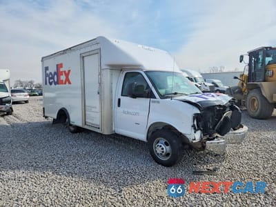 Czwarte zdjęcie samochodu z boku: 2023 CHEVROLET 3500 BOXVN VIN:1HA3GSC70PN012316 - miniatura
