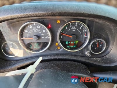 Zdjęcie 9 z 11 samochodu: 2015 JEEP WRANGLER UNLIMITED SAHARA VIN:1C4BJWEG1FL732742 - miniatura