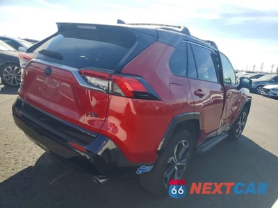 Trzecie zdjęcie samochodu z tyłu: 2021 TOYOTA RAV4 PRIME XSE VIN:JTMEB3FV1MD056421 - miniatura