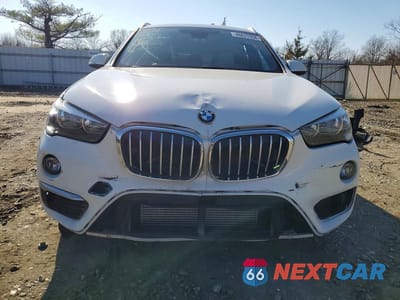 Piąte zdjęcie samochodu w środku: 2018 BMW X1 XDRIVE28I VIN:WBXHT3C30J5L28575 - miniatura