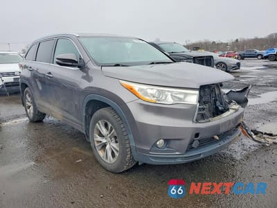 Czwarte zdjęcie samochodu z boku: 2014 TOYOTA HIGHLANDER XLE VIN:5TDJKRFH9ES060766 - miniatura