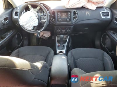 Zdjęcie 8 z 13 samochodu: 2018 JEEP COMPASS VIN:3C4NJCAB2JT286393 - miniatura