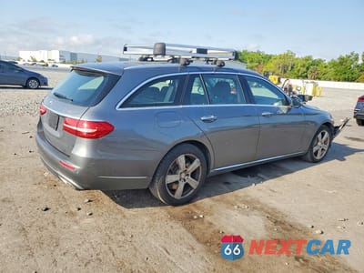 Trzecie zdjęcie samochodu z tyłu: 2018 MERCEDES-BENZ E 400 4MATIC VIN:WDDZH6GB9JA355910 - miniatura
