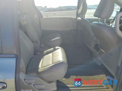Zdjęcie 11 z 13 samochodu: 2018 TOYOTA SIENNA VIN:5TDYZ3DC0JS937525 - miniatura