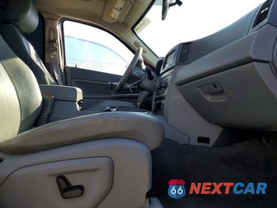 Zdjęcie 7 z 12 samochodu: 2005 JEEP GRAND CHEROKEE LAREDO VIN:1J4GS48K65C525196 - miniatura