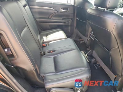 Zdjęcie 11 z 13 samochodu: 2018 TOYOTA HIGHLANDER LIMITED VIN:5TDDZRFH7JS843345 - miniatura