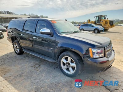 Czwarte zdjęcie samochodu z boku: 2013 CHEVROLET SUBURBAN C1500 LT VIN:1GNSCJE08DR120586 - miniatura