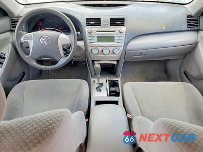 Zdjęcie 8 z 11 samochodu: 2007 TOYOTA CAMRY LE VIN:4T1BE46KX7U102723 - miniatura