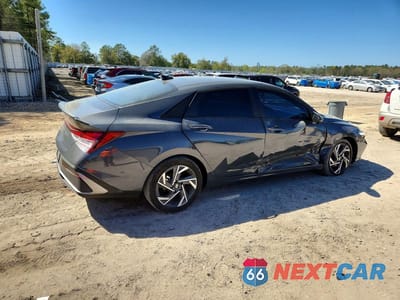 Trzecie zdjęcie samochodu z tyłu: 2025 HYUNDAI ELANTRA SEL SPORT VIN:KMHLM4DG5SU932430 - miniatura