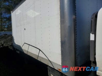 Zdjęcie 10 z 12 samochodu: 2013 ISUZU NPR HD BOX TRUCK VIN:JALC4W163D7000478 - miniatura
