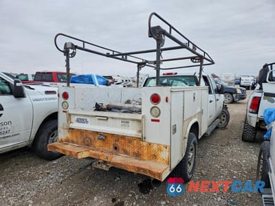 Trzecie zdjęcie samochodu z tyłu: 2014 CHEVROLET SILVERADO UTILITY / SERVICE TRUCK VIN:1GB4KZC81EF146174 - miniatura
