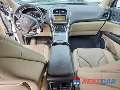 Zdjęcie 8 z 13 samochodu: 2019 LINCOLN NAUTILUS RESERVE VIN:2LMPJ8LP5KBL39535 - miniatura