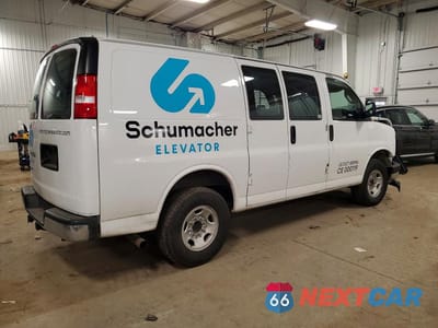Trzecie zdjęcie samochodu z tyłu: 2022 CHEVROLET EXPRESS 2500 CARGO UTILITY / SERVICE VAN VIN:1GCWGAFP0N1223060 - miniatura