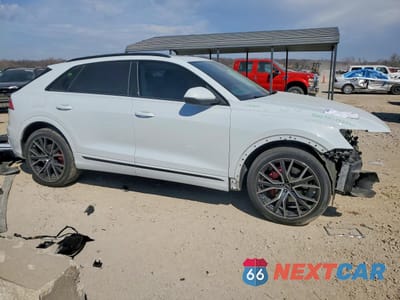 Czwarte zdjęcie samochodu z boku: 2023 AUDI Q8 PRESTIGE S-LINE VIN:WA1FVBF1XPD018705 - miniatura