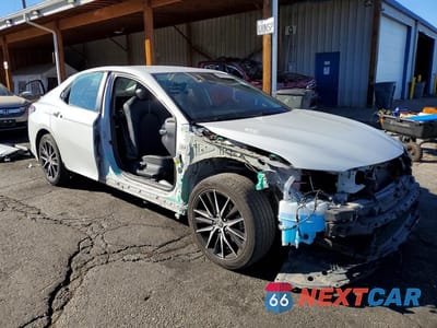 Czwarte zdjęcie samochodu z boku: 2022 TOYOTA CAMRY SE VIN:4T1G11AK3NU070394 - miniatura