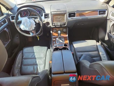 Zdjęcie 8 z 13 samochodu: 2016 VOLKSWAGEN TOUAREG TDI VIN:WVGEP9BPXGD003633 - miniatura