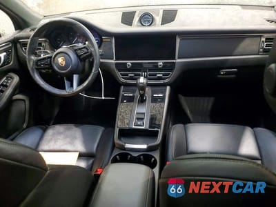 Zdjęcie 8 z 12 samochodu: 2024 PORSCHE MACAN VIN:WP1AA2A52RLB08640 - miniatura