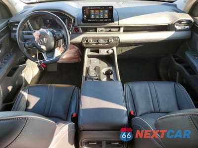 Zdjęcie 8 z 13 samochodu: 2023 HONDA PILOT ELITE VIN:5FNYG1H89PB018104 - miniatura