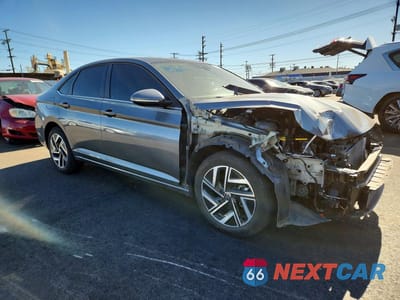 Czwarte zdjęcie samochodu z boku: 2024 VOLKSWAGEN JETTA SEL VIN:3VWGM7BU7RM082523 - miniatura