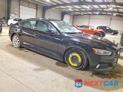 Czwarte zdjęcie samochodu z boku: 2018 AUDI A5 PREMIUM PLUS VIN:WAUBNCF52JA020578 - miniatura