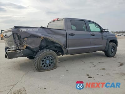 Trzecie zdjęcie samochodu z tyłu: 2015 TOYOTA TUNDRA SR5 VIN:5TFDW5F10FX428874 - miniatura