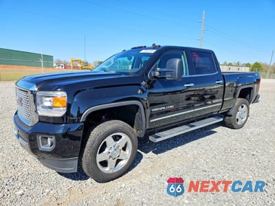 2015 GMC SIERRA K2500 DENALI 1GT120E8XFF167663 - główne zdjęcie licytacji z USA - miniatura